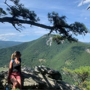 Meet your Posher, Lauren